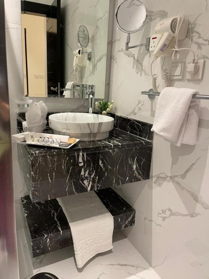 شقق خاصه بطابع حديث وفندقي - تسجيل ذاتي Private Apartments With Modern Vibes - Self Checkin Riad Exterior foto