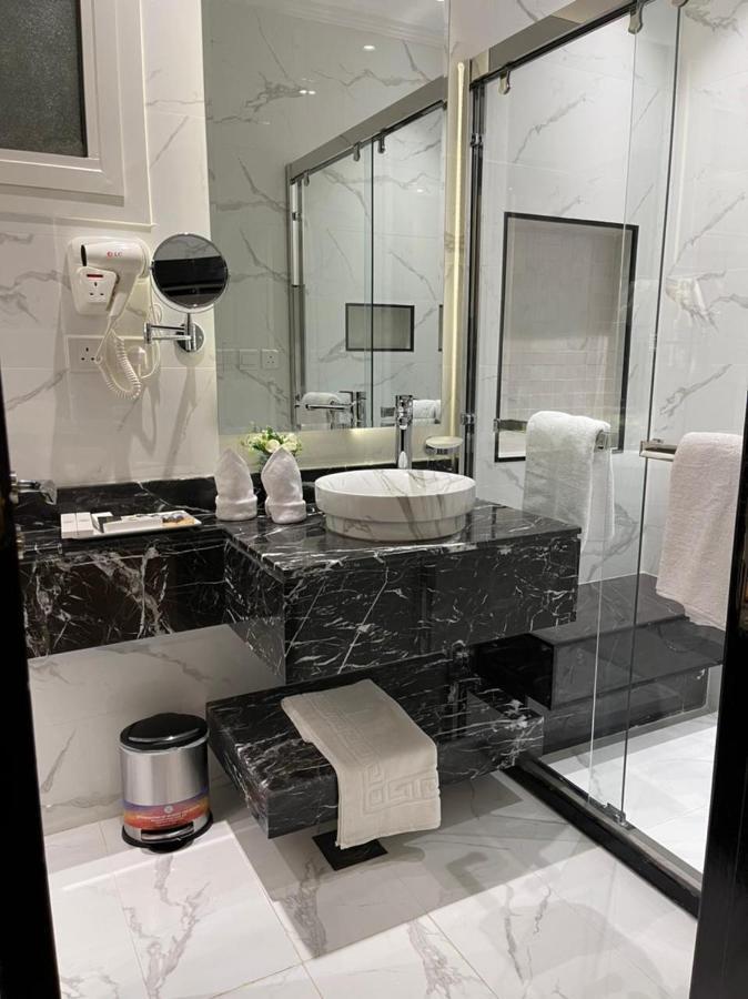 شقق خاصه بطابع حديث وفندقي - تسجيل ذاتي Private Apartments With Modern Vibes - Self Checkin Riad Exterior foto