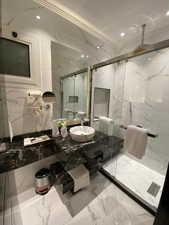 شقق خاصه بطابع حديث وفندقي - تسجيل ذاتي Private Apartments With Modern Vibes - Self Checkin Riad Exterior foto