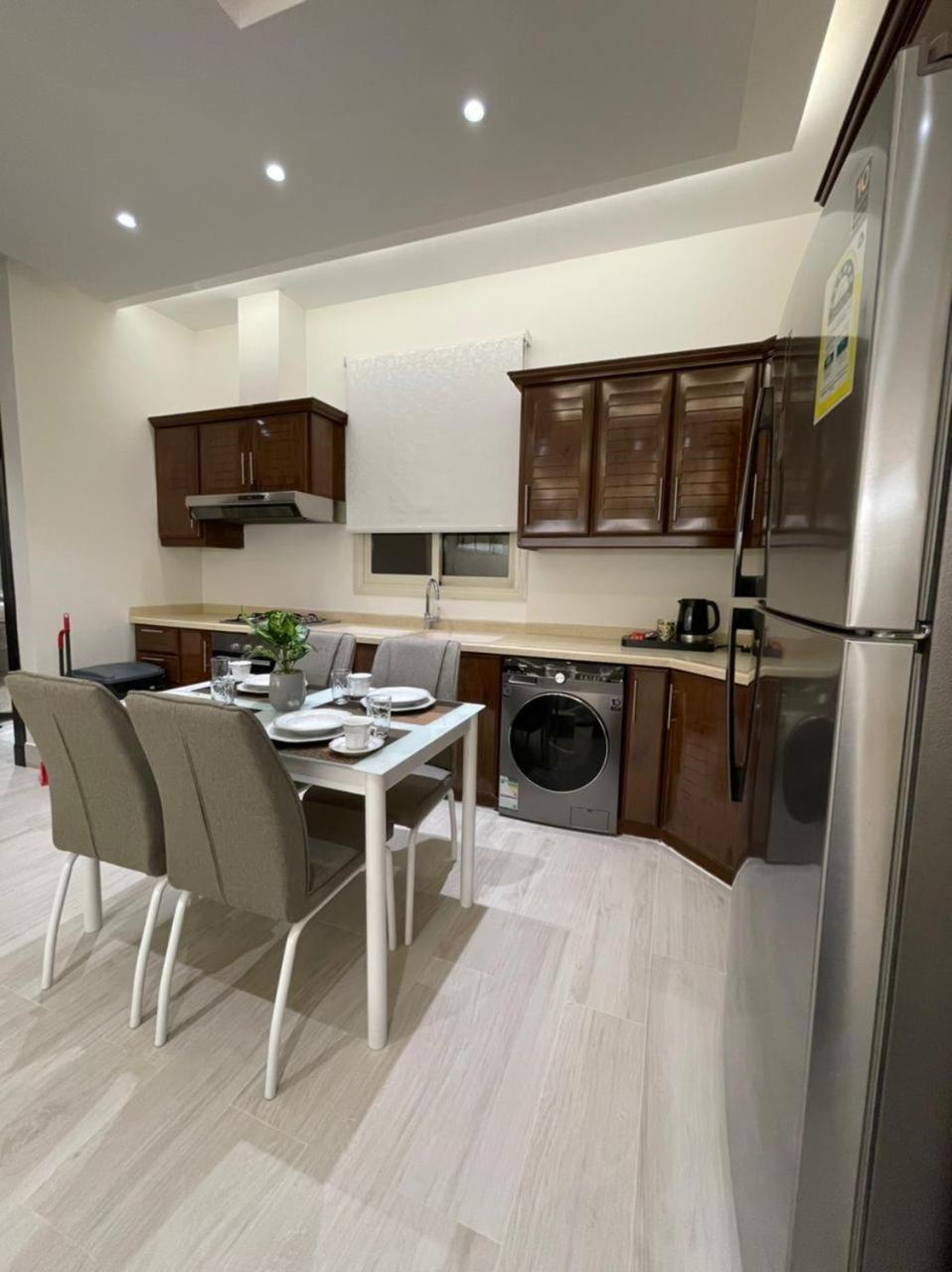 شقق خاصه بطابع حديث وفندقي - تسجيل ذاتي Private Apartments With Modern Vibes - Self Checkin Riad Exterior foto