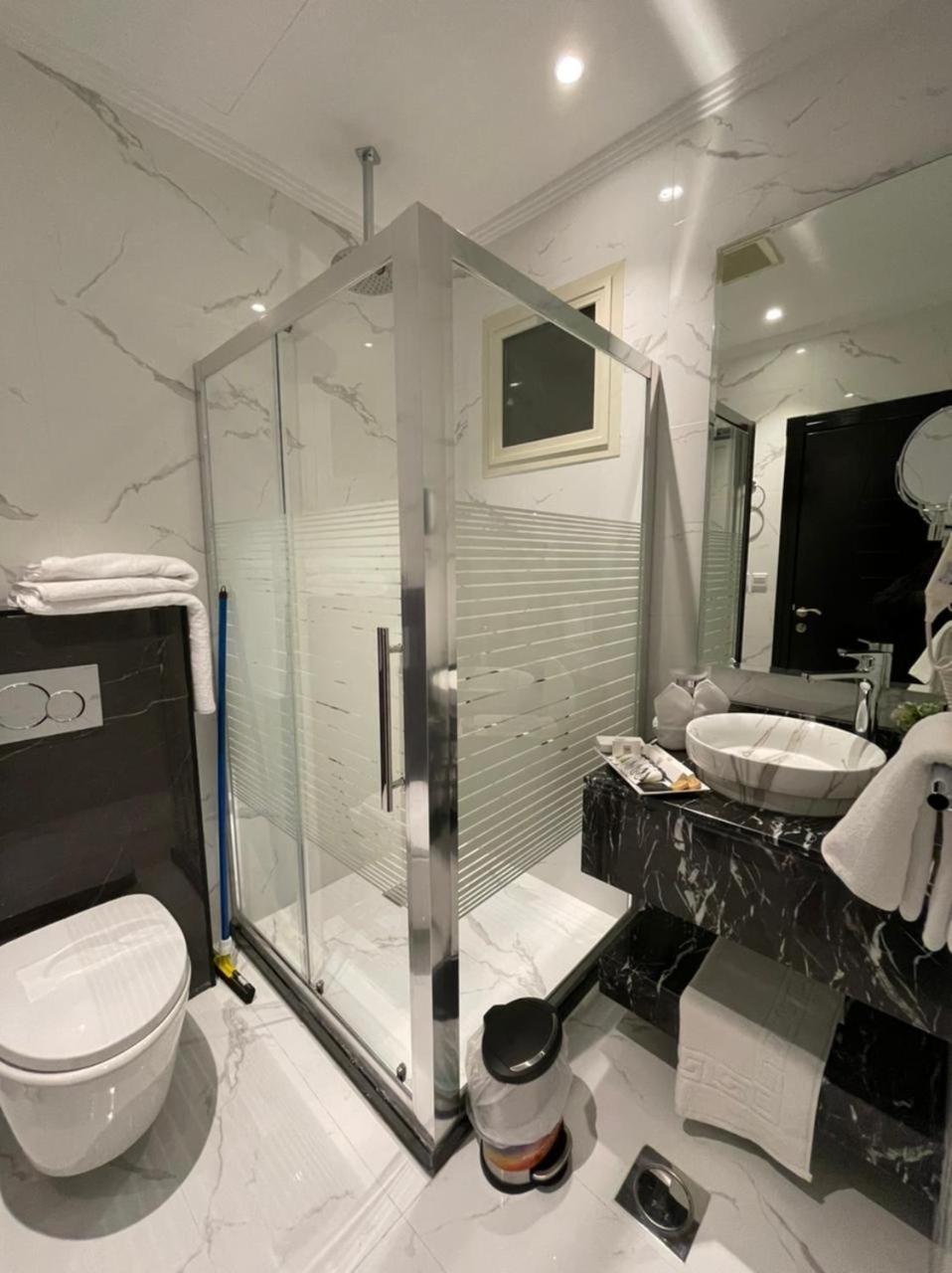 شقق خاصه بطابع حديث وفندقي - تسجيل ذاتي Private Apartments With Modern Vibes - Self Checkin Riad Exterior foto