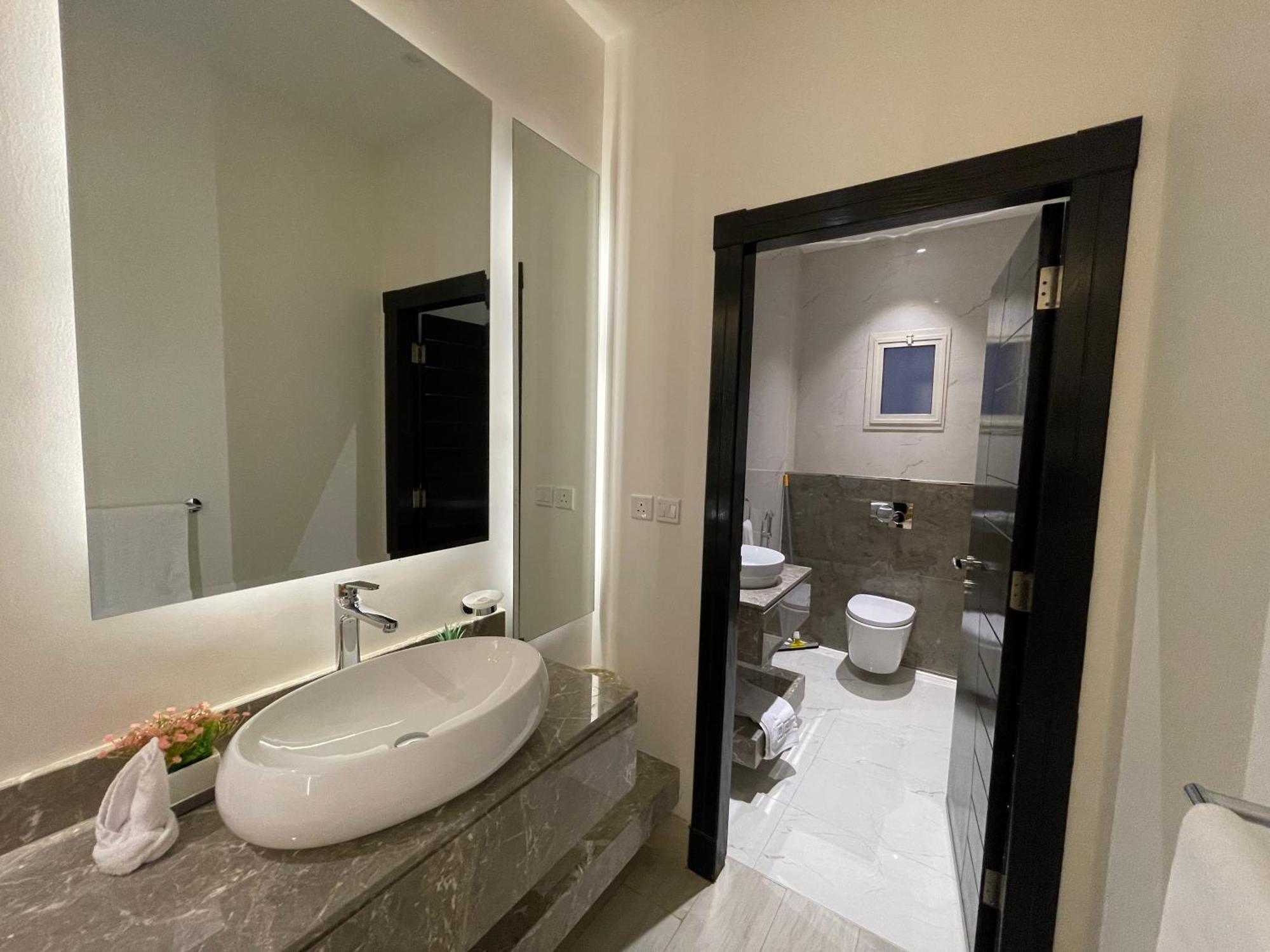 شقق خاصه بطابع حديث وفندقي - تسجيل ذاتي Private Apartments With Modern Vibes - Self Checkin Riad Exterior foto
