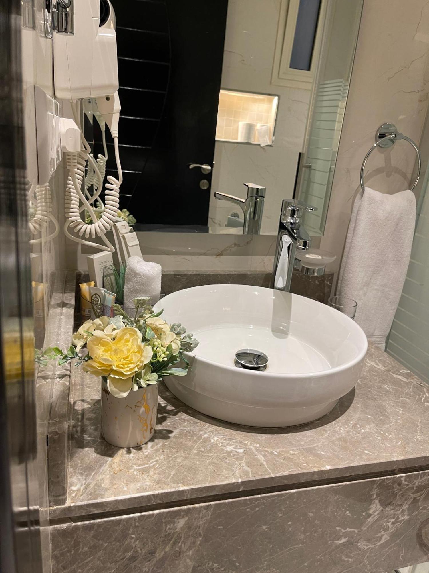 شقق خاصه بطابع حديث وفندقي - تسجيل ذاتي Private Apartments With Modern Vibes - Self Checkin Riad Exterior foto