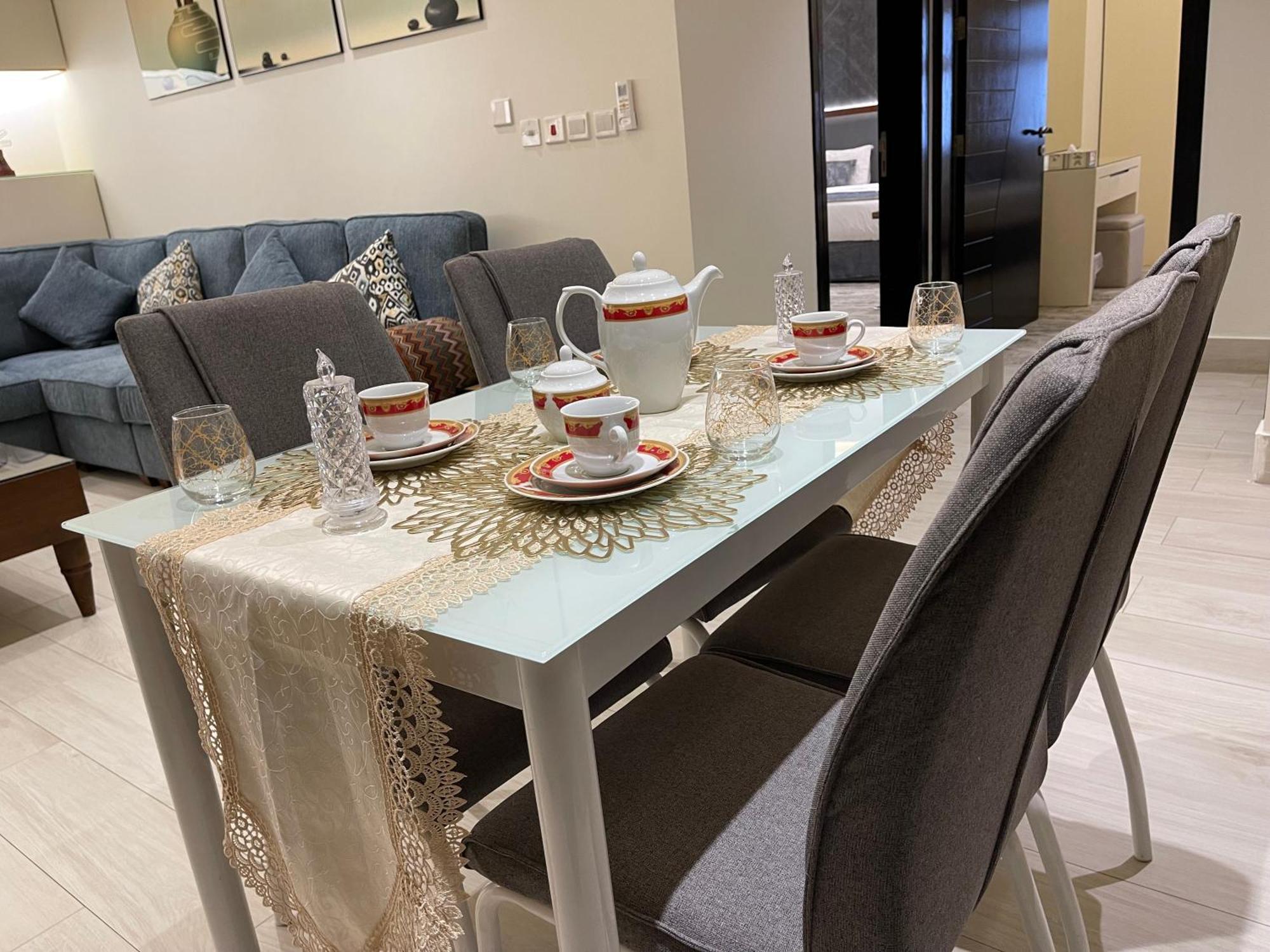 شقق خاصه بطابع حديث وفندقي - تسجيل ذاتي Private Apartments With Modern Vibes - Self Checkin Riad Exterior foto
