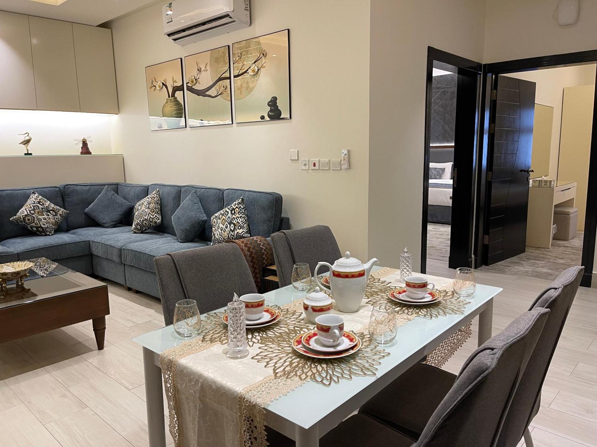 شقق خاصه بطابع حديث وفندقي - تسجيل ذاتي Private Apartments With Modern Vibes - Self Checkin Riad Exterior foto