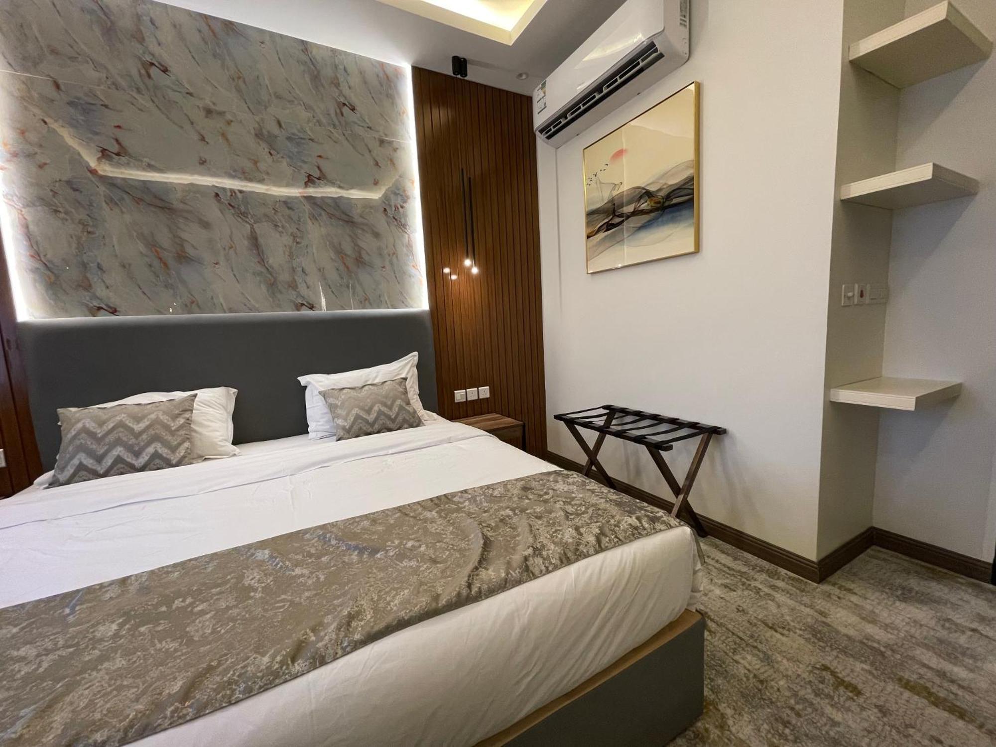 شقق خاصه بطابع حديث وفندقي - تسجيل ذاتي Private Apartments With Modern Vibes - Self Checkin Riad Exterior foto